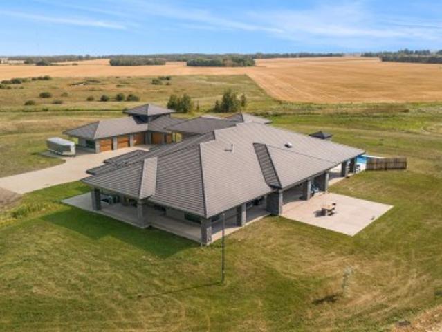 House for sale in Alberta