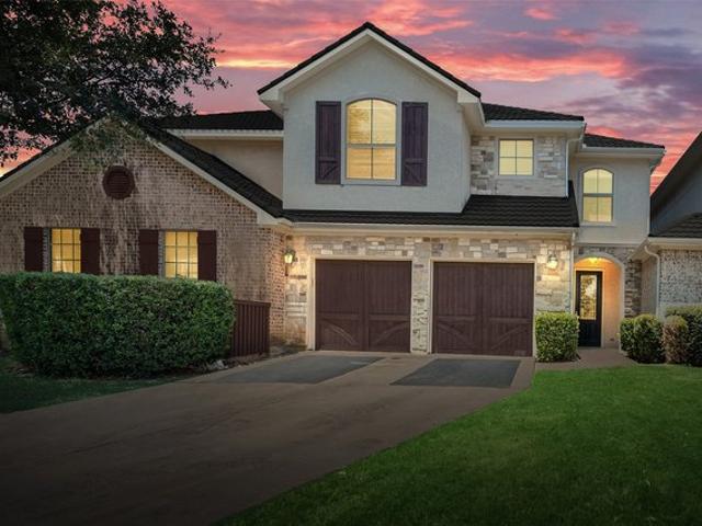 Townhouse for sale in Carrollton, Texas