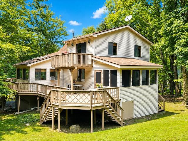 House for sale in Lake Ariel, Pennsylvania