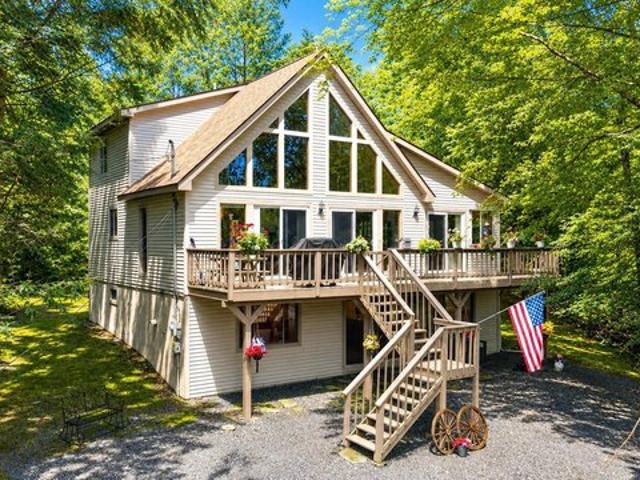House for sale in Lake Ariel, Pennsylvania