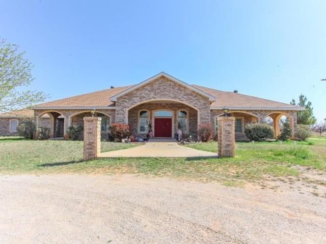House for sale in Howard, Texas