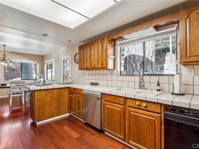 House for sale in Cedarpines Park, California