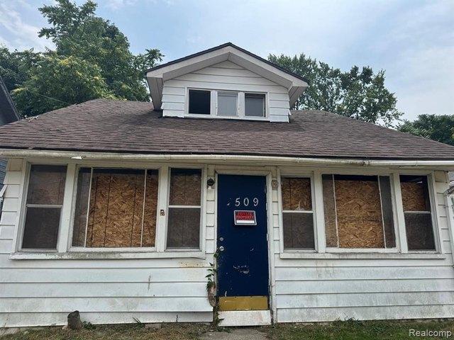 House for sale in Flint, Genesee County