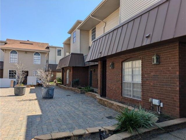 Condo for sale in Metairie, Louisiana