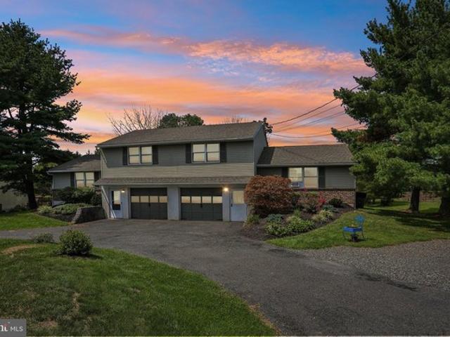 Townhouse for sale in Gilbertsville, Pennsylvania