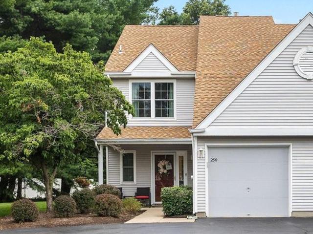 Townhouse for sale in Bordentown, New Jersey