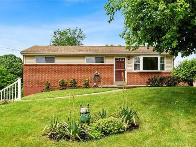 House for sale in Coraopolis, Pennsylvania