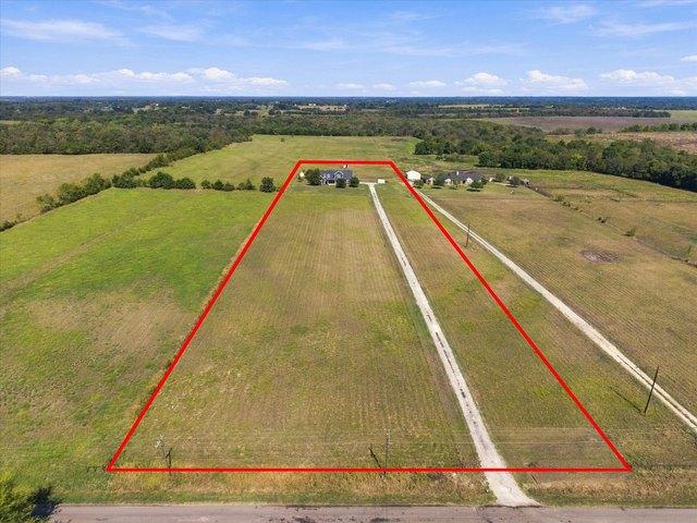 House for sale in Wolfe City, Hunt County