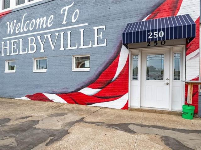 House for sale in Shelbyville, Illinois