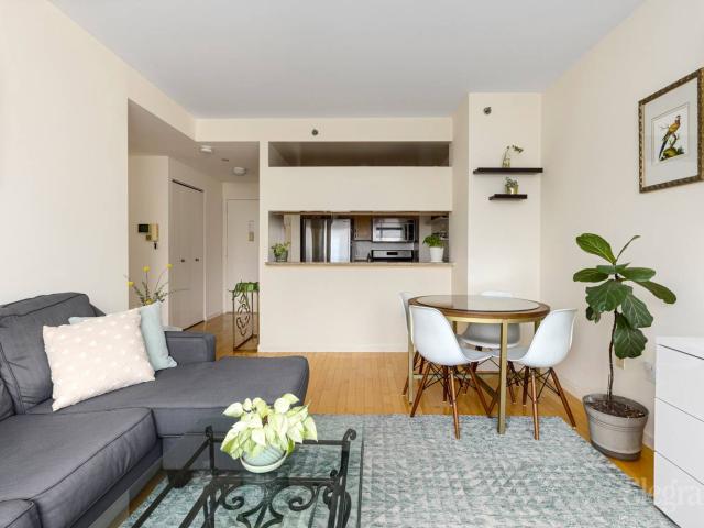 Condo for sale in Arverne, New York