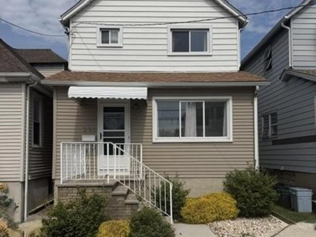 House for sale in Hudson, New Jersey