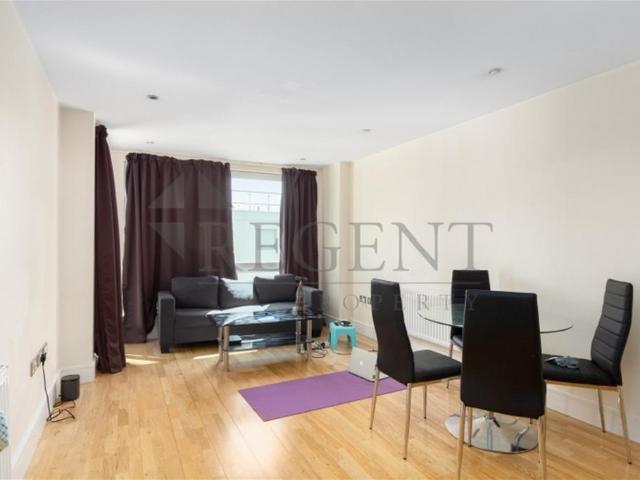 Apartment for rent in Seven Kings, Greater London
