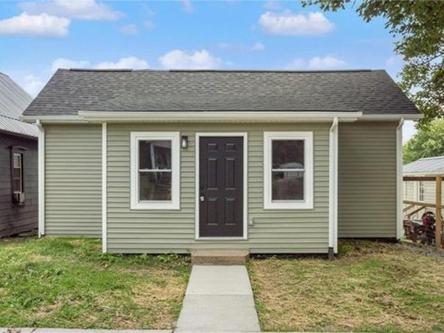 House for sale in Roseville, Ohio