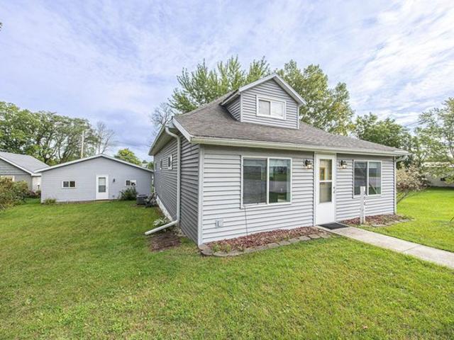 House for sale in Oconto Falls, Wisconsin