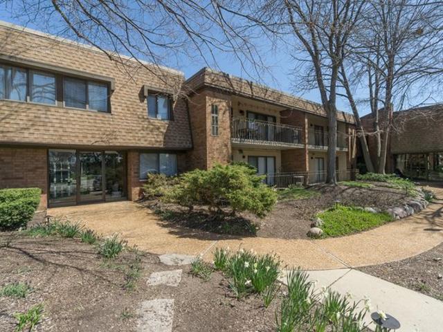 Condo for sale in Buffalo Grove, Illinois