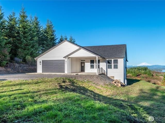 House for sale in Castle Rock, Washington