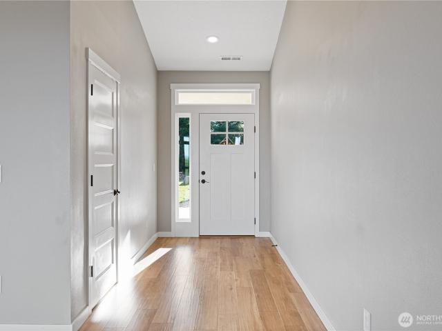 House for sale in Castle Rock, Washington