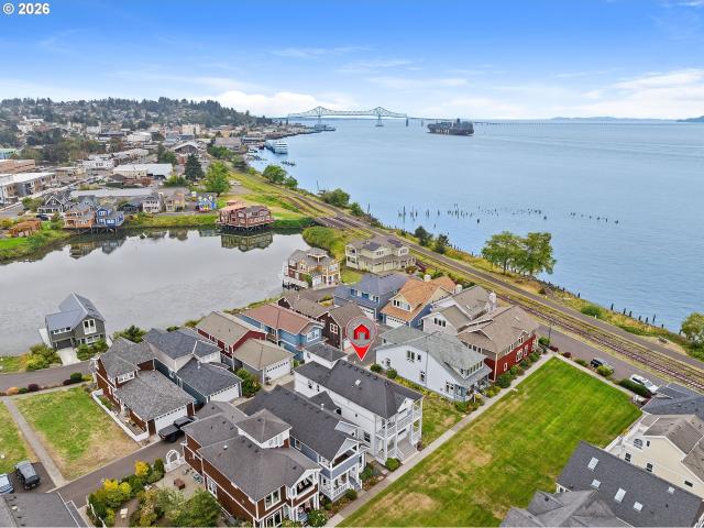 House for sale in Mill Pond Village, Astoria