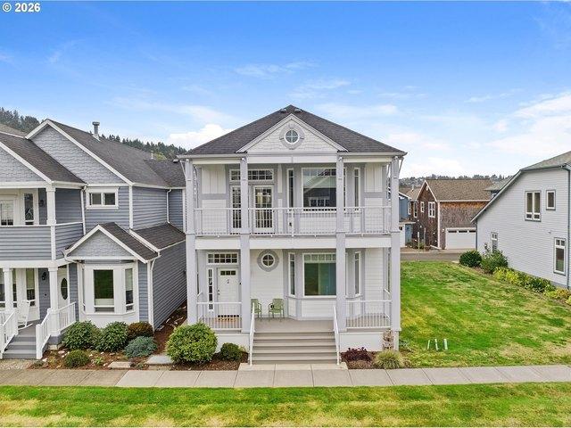 House for sale in Mill Pond Village, Astoria
