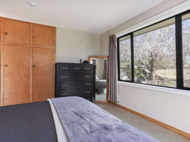 Property for sale in Chaslands, Canterbury
