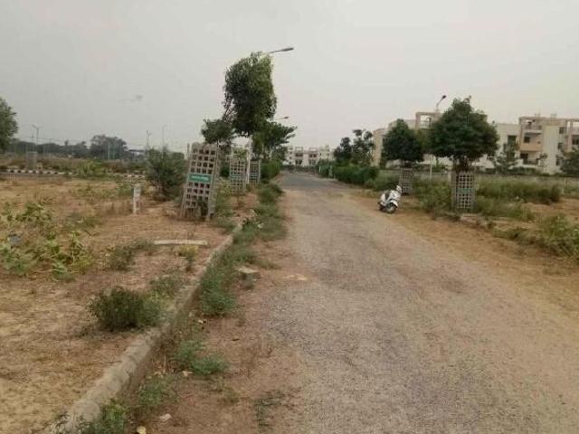 Land for sale in Hariana