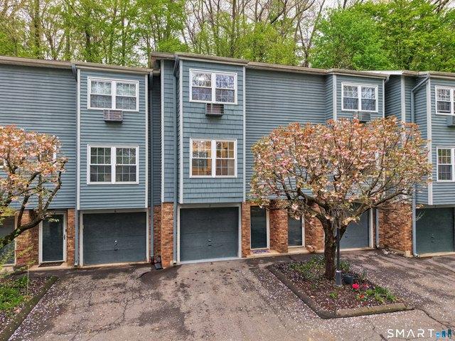 Townhouse for sale in Southington, Connecticut