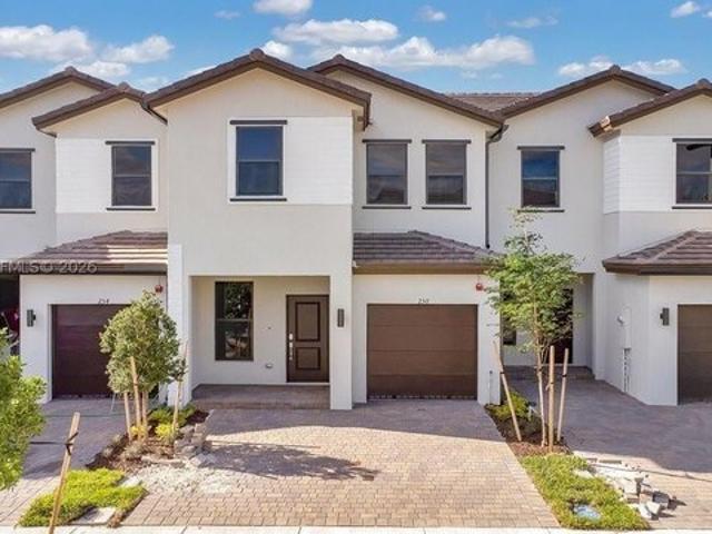 Townhouse for sale in Pembroke Pines, Florida