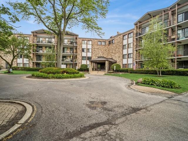 Condo for sale in Mount Prospect, Illinois
