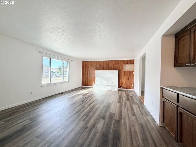 House for sale in Dixson Heights, Stanfield