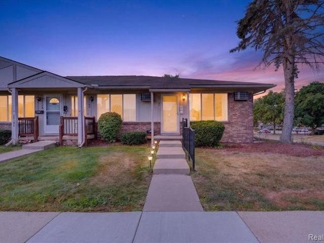 Condo for sale in South Lyon, Michigan