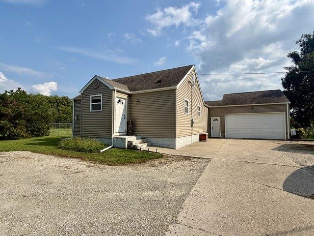 House for sale in Whiteside, Illinois