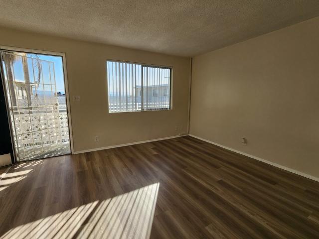 Apartment for rent in Canoga Park, California