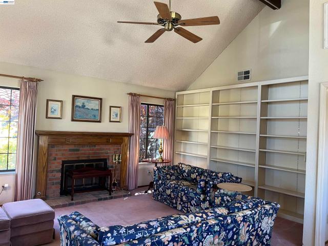 Condo for sale in San Leandro, California