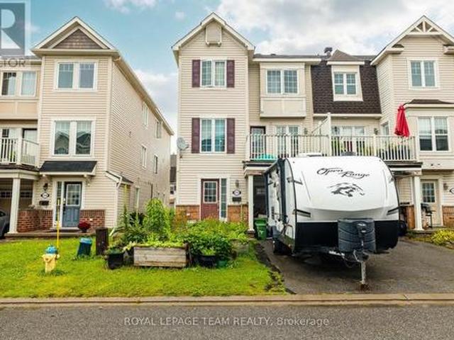 House for sale in Barrhaven West, Ottawa