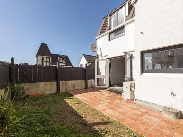 Townhouse for sale in Matata, Wellington
