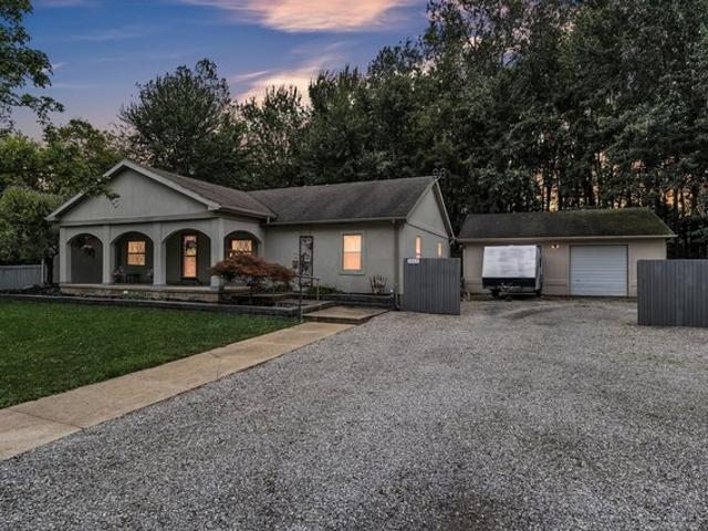 House for sale in Flat Rock, Wayne County