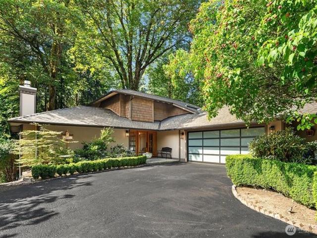 House for sale in Bellevue, Washington