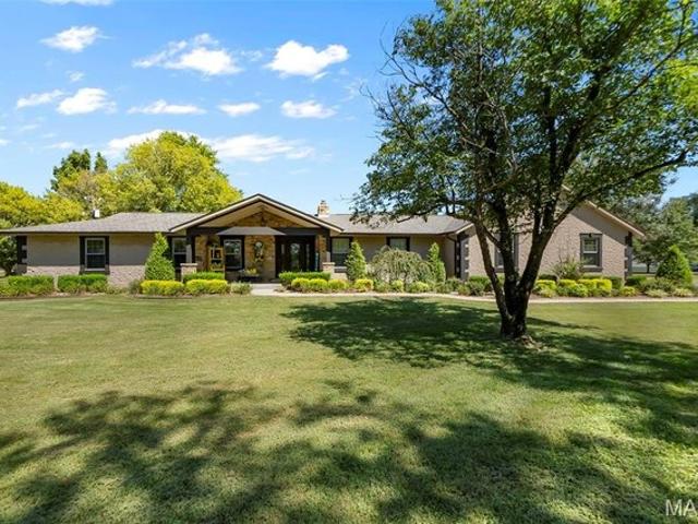 House for sale in Benton, Missouri