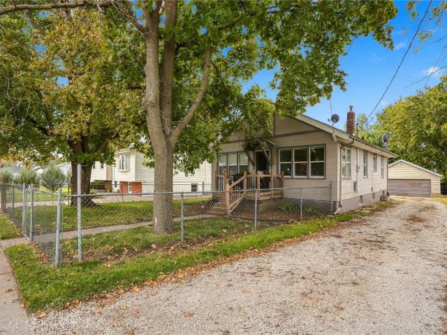 House for sale in Four Mile, Des Moines