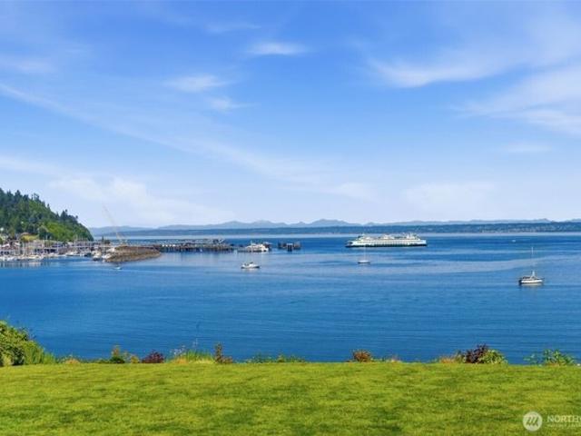 House for sale in Kingston, Washington