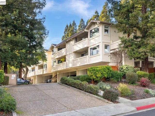 Condo for sale in Walnut Creek, California