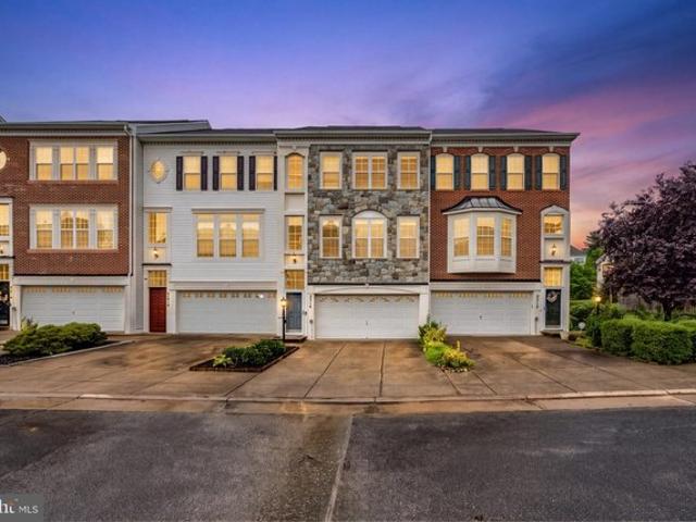 Townhouse for sale in Virginia