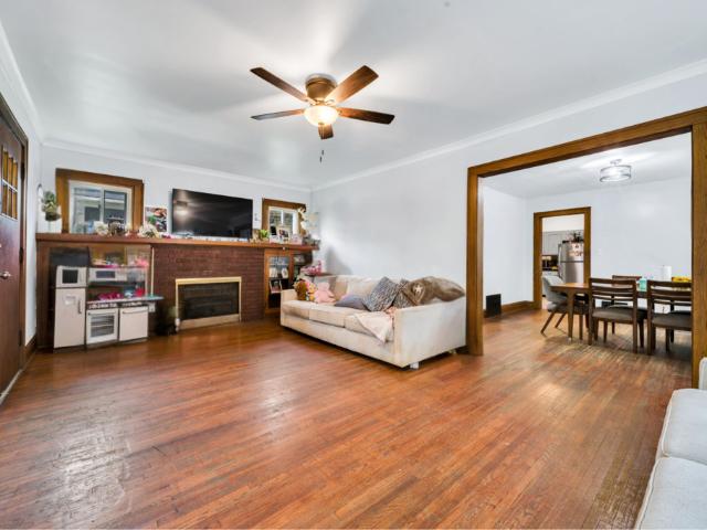 House for sale in Blue Island
