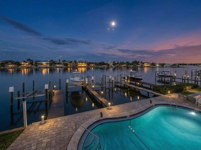 Townhouse for sale in Indian Rocks Beach, Florida