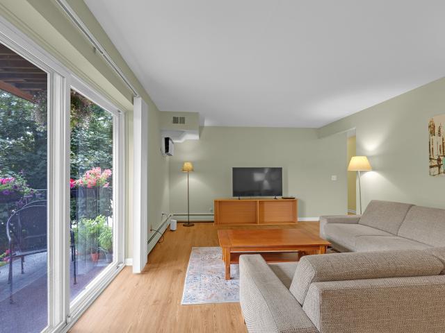 Condo for sale in Arlington Heights, Illinois