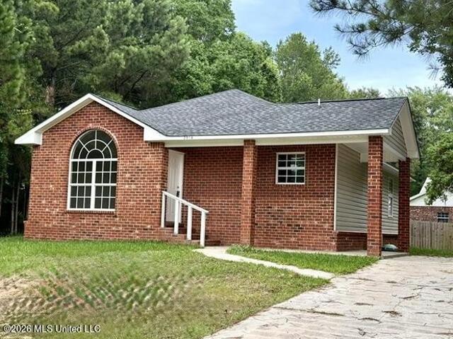 House for sale in Ocean Springs, Mississippi