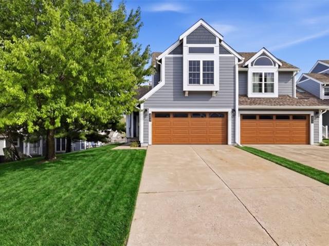 Townhouse for sale in Urbandale, Iowa