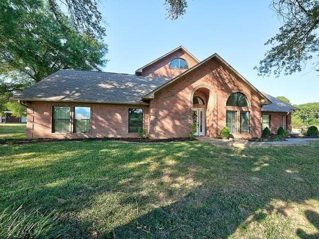 House for sale in Hooks, Texas