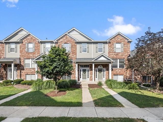 Townhouse for sale in Elgin, Illinois
