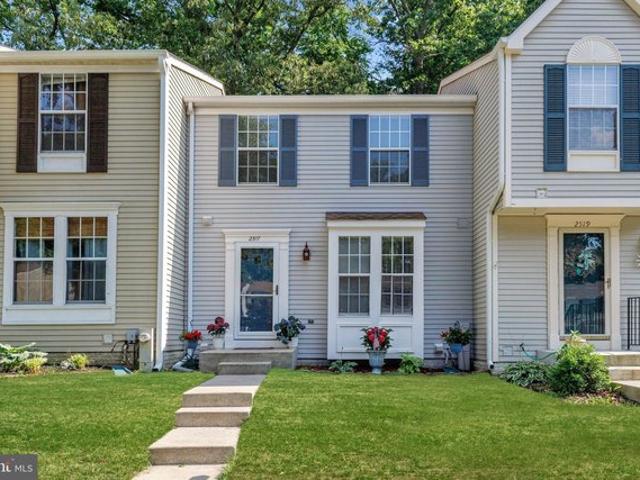 Townhouse for sale in Crofton, Maryland